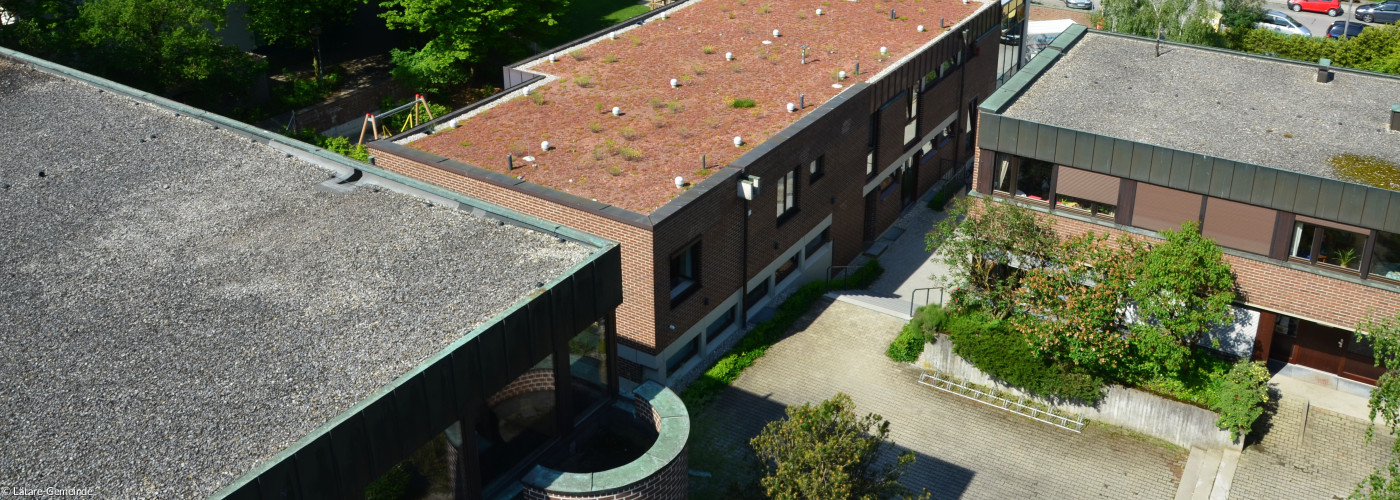 Blick auf den Innenhof und den Kindergarten von oben