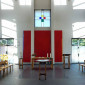 Blick auf Altar und Fensterkreuz DBK